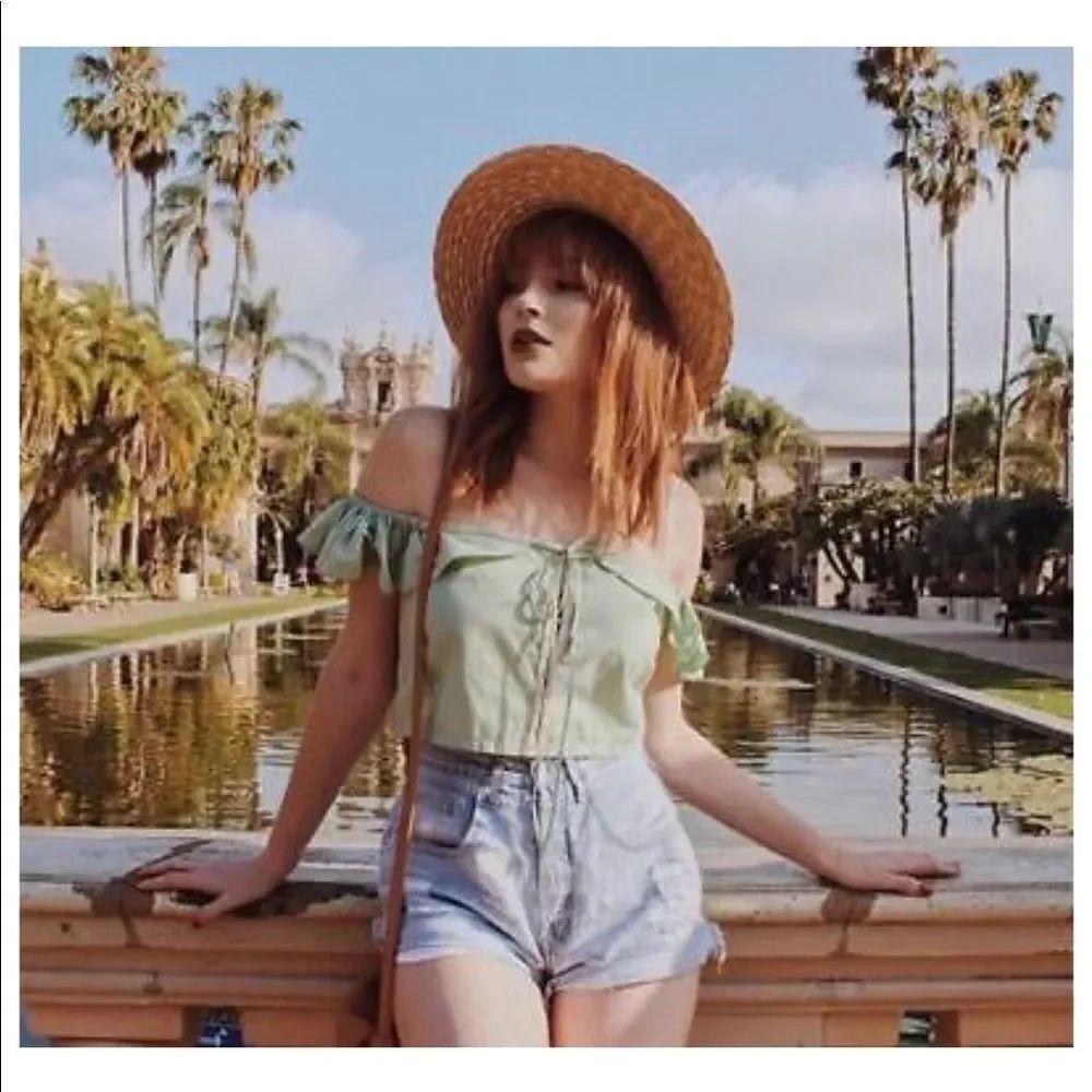 ✨ ZARA
Frilled crop top✨